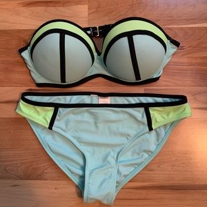 **SOLD** Hot bikini 🌞